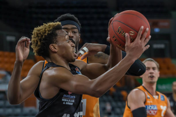 广泛的赞誉 广泛的赞誉