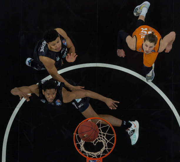 间创造了一 间创造了一